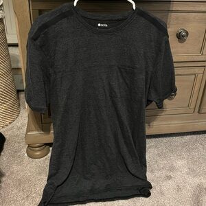 Men’s Zella shirt. Worn only a few times.